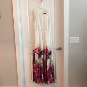 White floral maxi